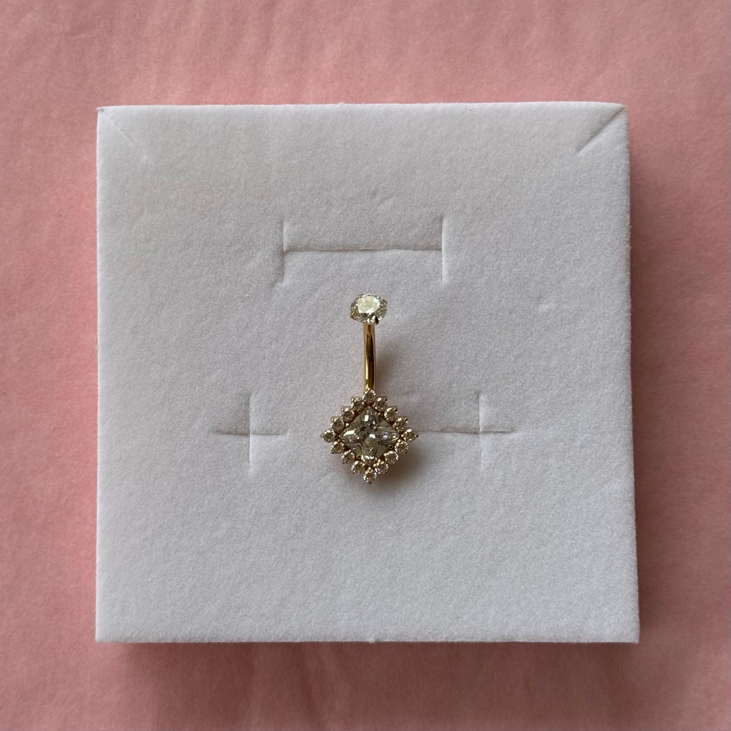 Navel Golden Royale
